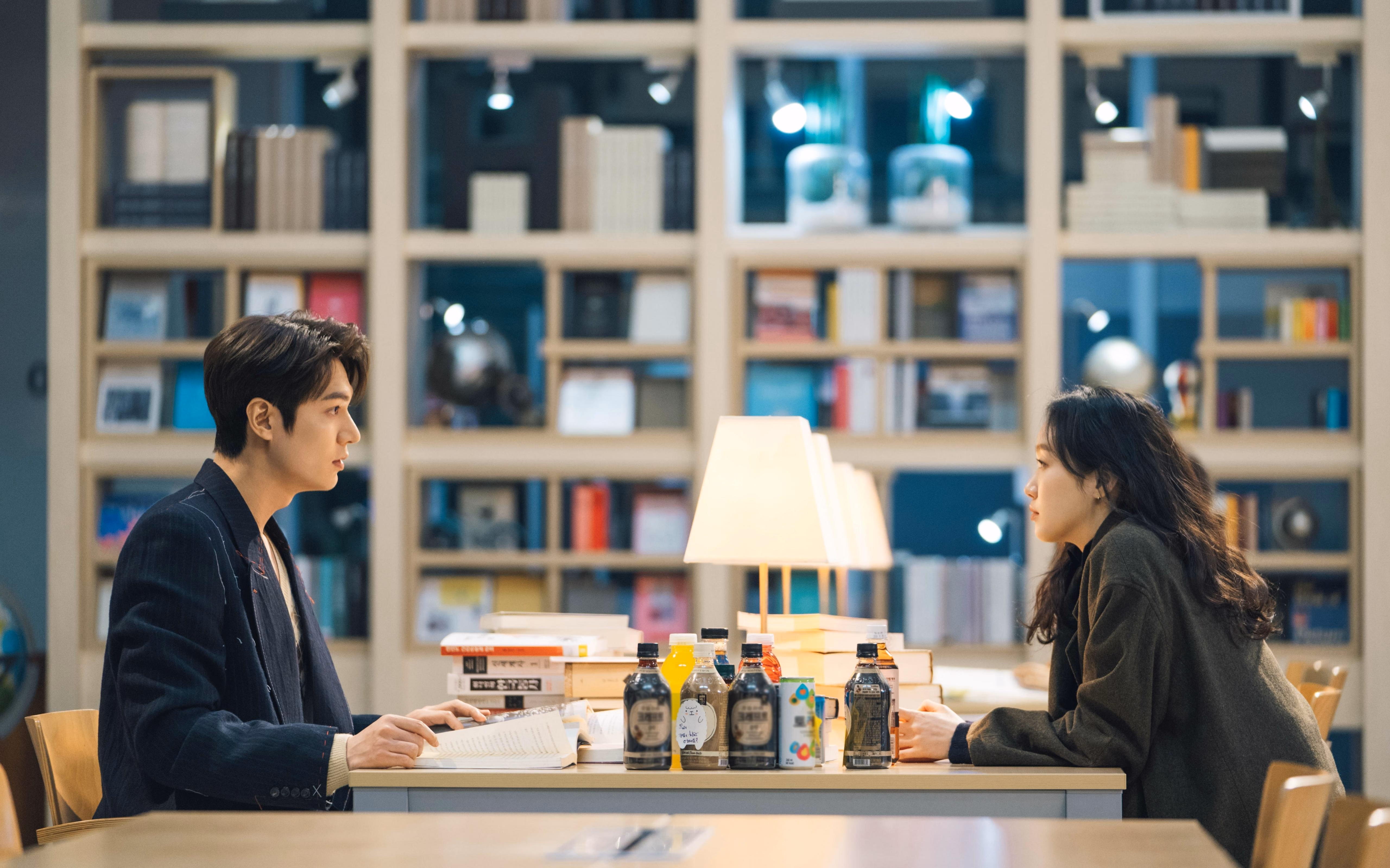 华体会app-女子足球联赛后防线表现稳定提升,女子足球球门